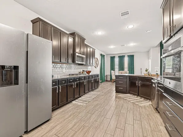32734 Turning Springs Dr, Brookshire, TX 77423