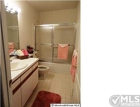 3rd image of 31 Narberth Way