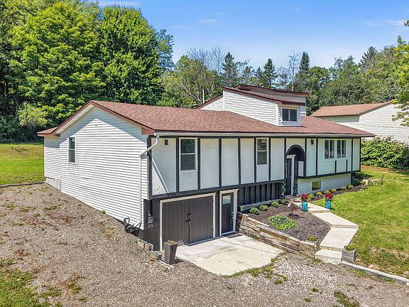 2nd image of 245 Pendell Hill Rd