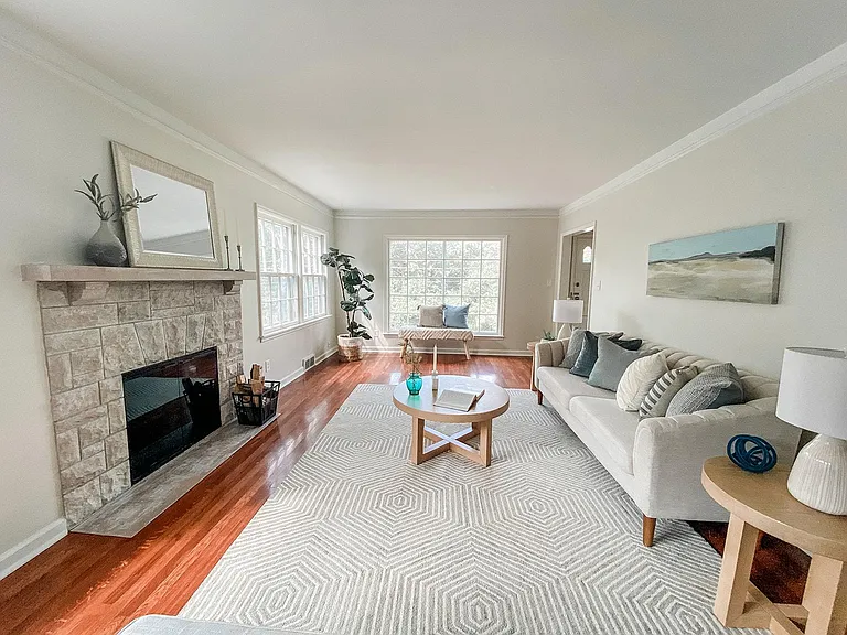 5404 Ingersoll Ave — Photo 16
