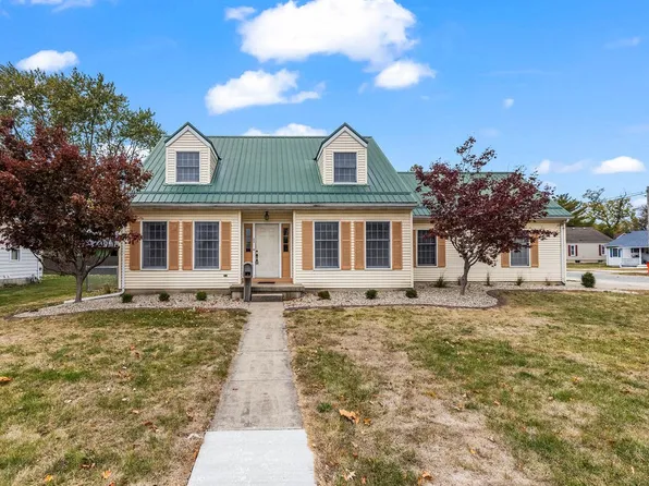 525 N Main St, Sullivan, IL 61951