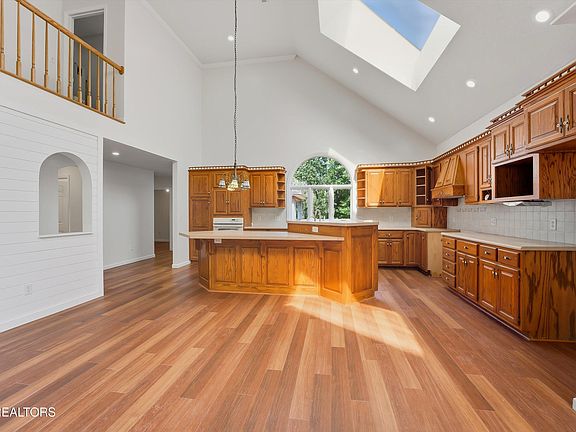 14th image of this home