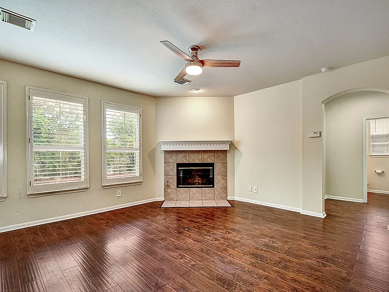 25210 Battle Lk — Photo 3