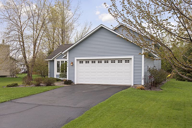 1st image of 3810 Yellowstone Ln N