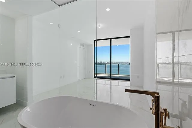 700 NE 24th St #3204 — Photo 16