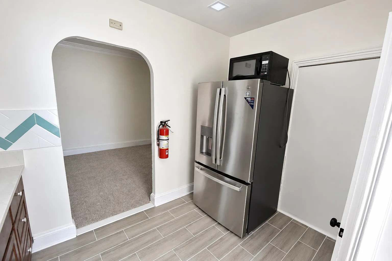 3 bed, $2,125 — Photo 4