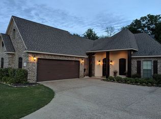 458 Long Acre Dr, Bossier City, LA 71111