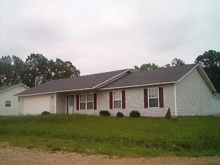 22194 Hedge Rd — Photo 4