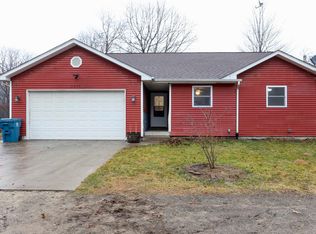 2808 S Alamando Rd, Saint Louis, MI 48880