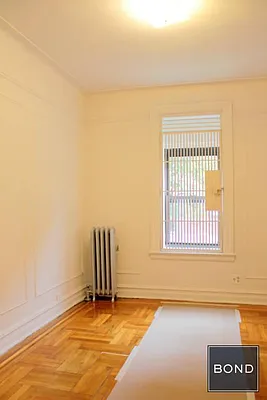 Rented by Bond New York | media 37