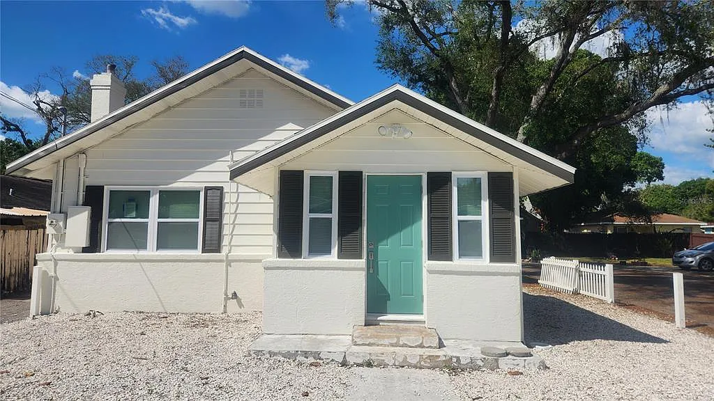 3 bed, 2.0 bath, 1244 sqft, $2,450 — Photo 3