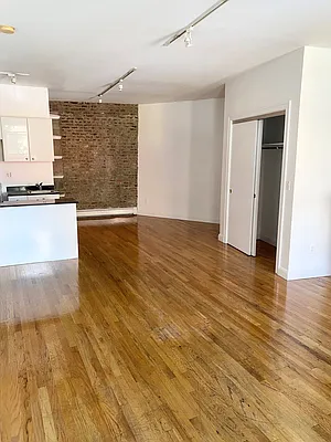 Rented by United American Land | media 2