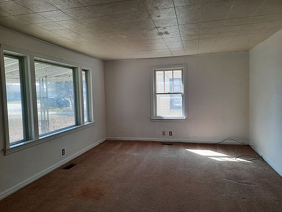 5th image of 2614 E 9th St #1