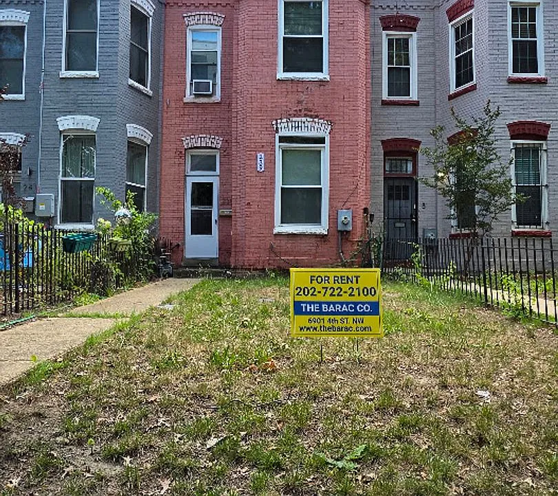 239 K St NE