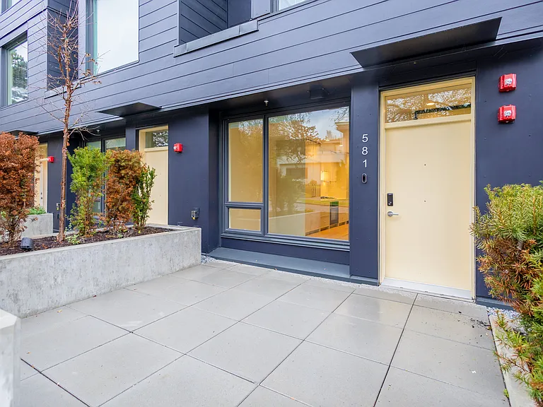 581 W 26th Ave — Photo 24