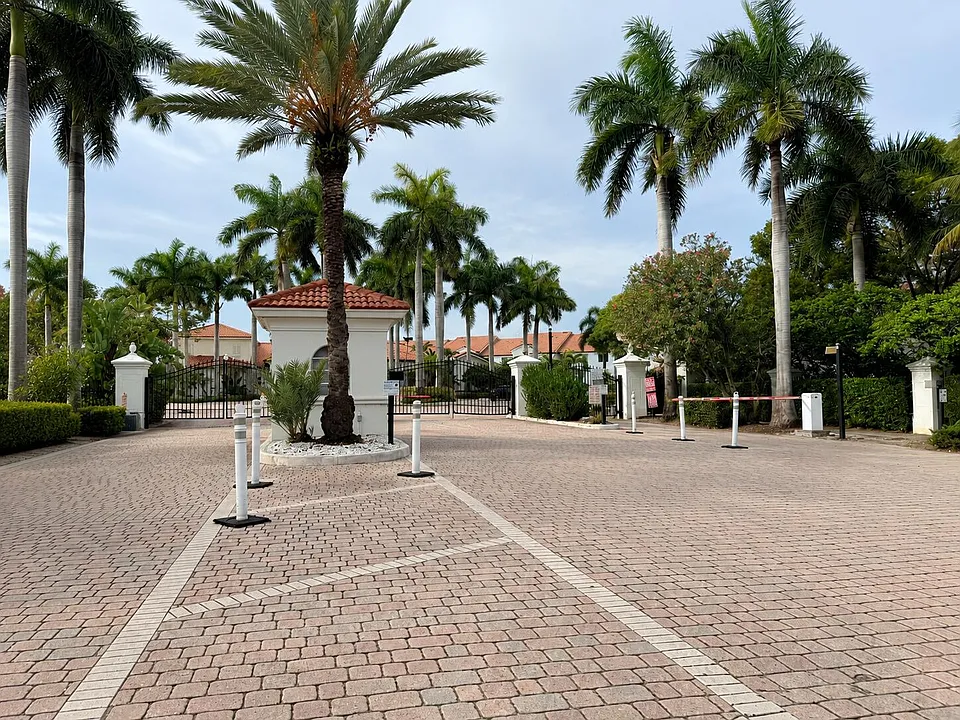 106 Villa Cir #106