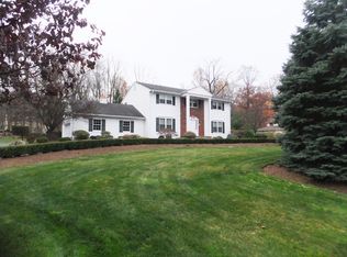 566 High Mountain Rd, Franklin Lakes, NJ 07417