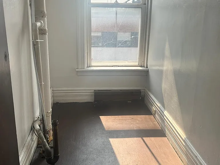 164 Charlotte St #6 — Photo 9