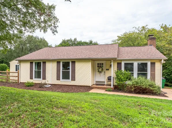 11400 Misty Valley Ct, Charlotte, NC 28226