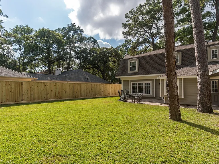 726 Thistlewood Dr — Photo 34