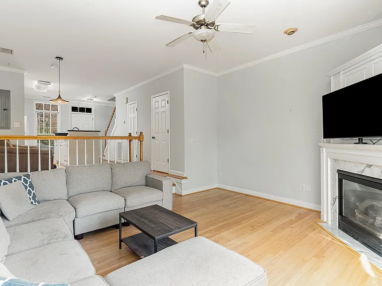 111 Ellington Oaks Ct — Photo 12