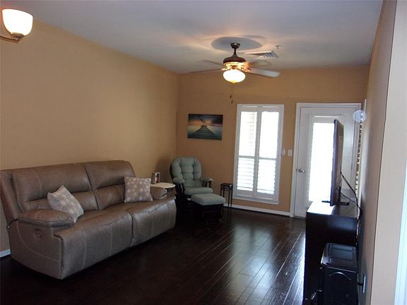 3rd image of 2815 Kings Crossing Dr APT 210