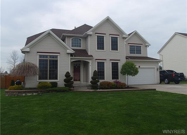 1st image of 41 Bentley Cir