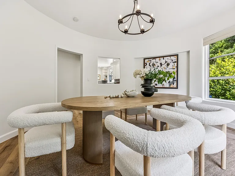 610 Hillcrest Blvd — Photo 12