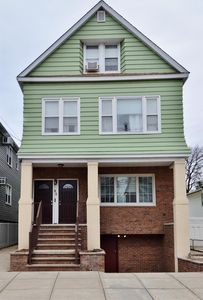 85-87 W 4th St, Bayonne, NJ, 07002