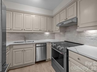 Country Club Arms, Charlotte, NC 28209