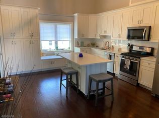 208 Centennial Ave, Cranford, NJ 07016