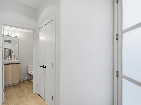 4th image of 4733 W 17th Ave NW #2