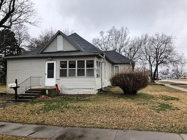 3 bed, 1433 sqft, $1,875 — Photo 1