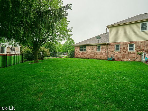 4th image of 22259 Pembrook Dr