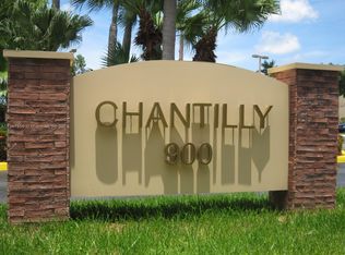 900 NE 195th St APT 310, Miami, FL 33179