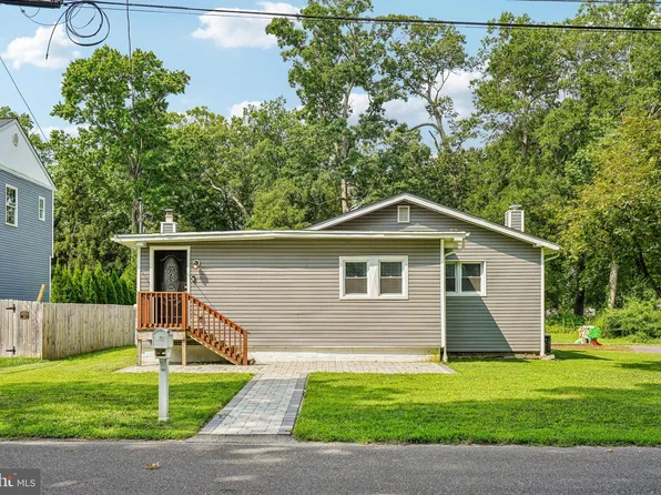 10 Maple Ln, Hainesport, NJ 08036