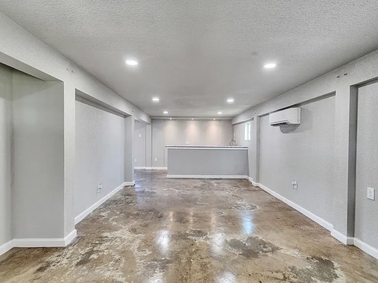 231 Dehart St #1 — Photo 15