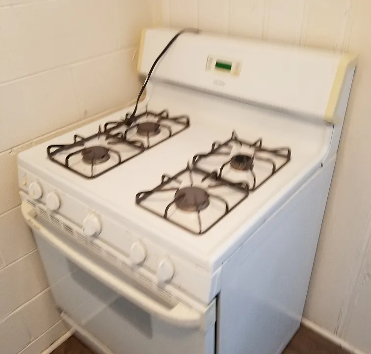 510 6th Street Studio Style apartments for $795/month