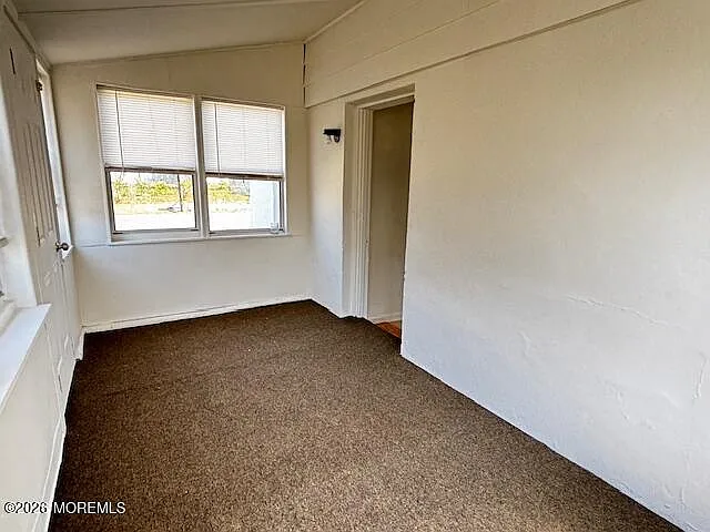 547 Harding Ave — Photo 11