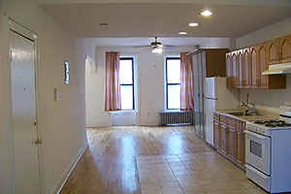 Rented by Urban View Realty | media 29