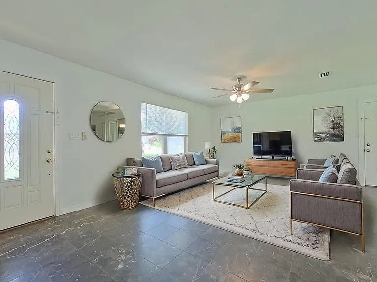 410 Wildwood St — Photo 4