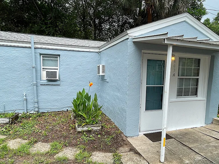 403 W Sunset Ave #A — Photo 1