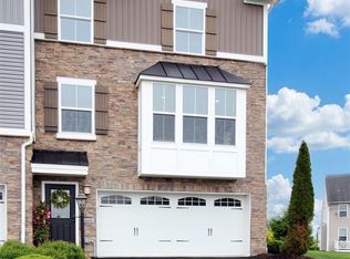 4040 Overview Dr, Canonsburg, PA 15317