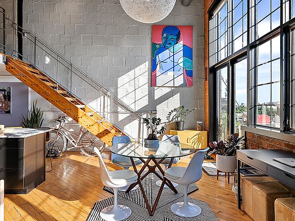 4th image of 2003 Brooklyn St #405L