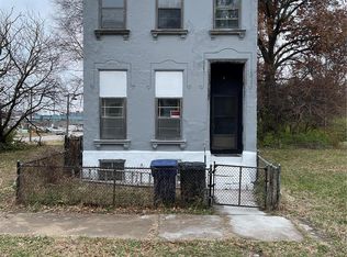 2704 Stoddard St, Saint Louis, MO 63106