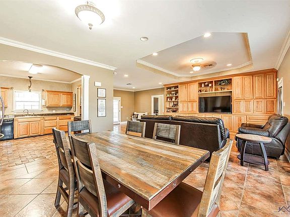 5th image of 403 Donald Dr