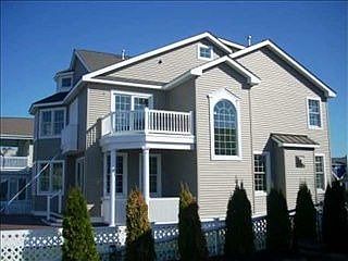 3rd image of 16 Leyte Ln