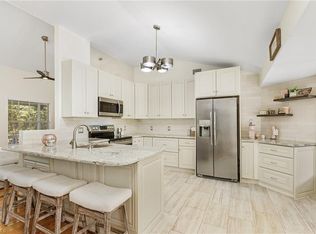 400 Castle Dr, Naples, FL 34119