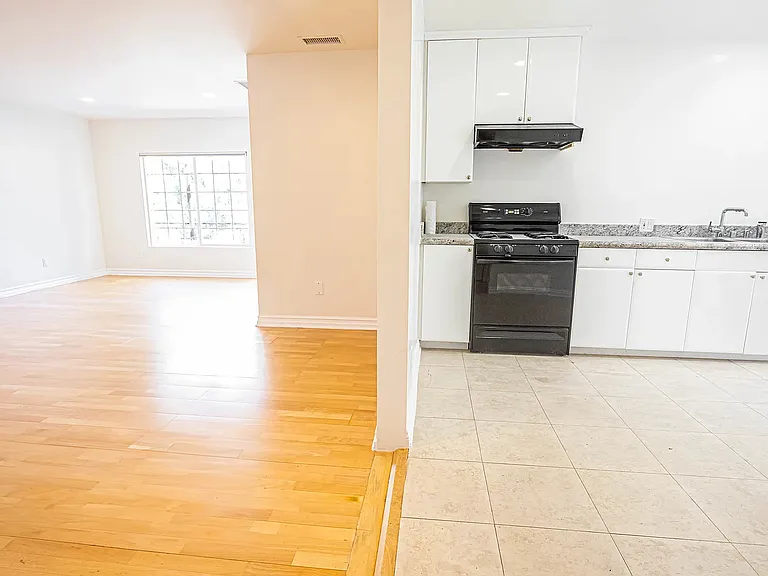 2024 Navy St — Photo 30