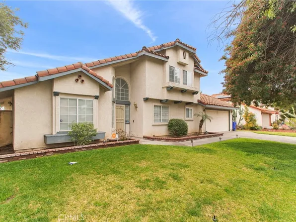 369 E Winchester Dr, Rialto, CA 92376